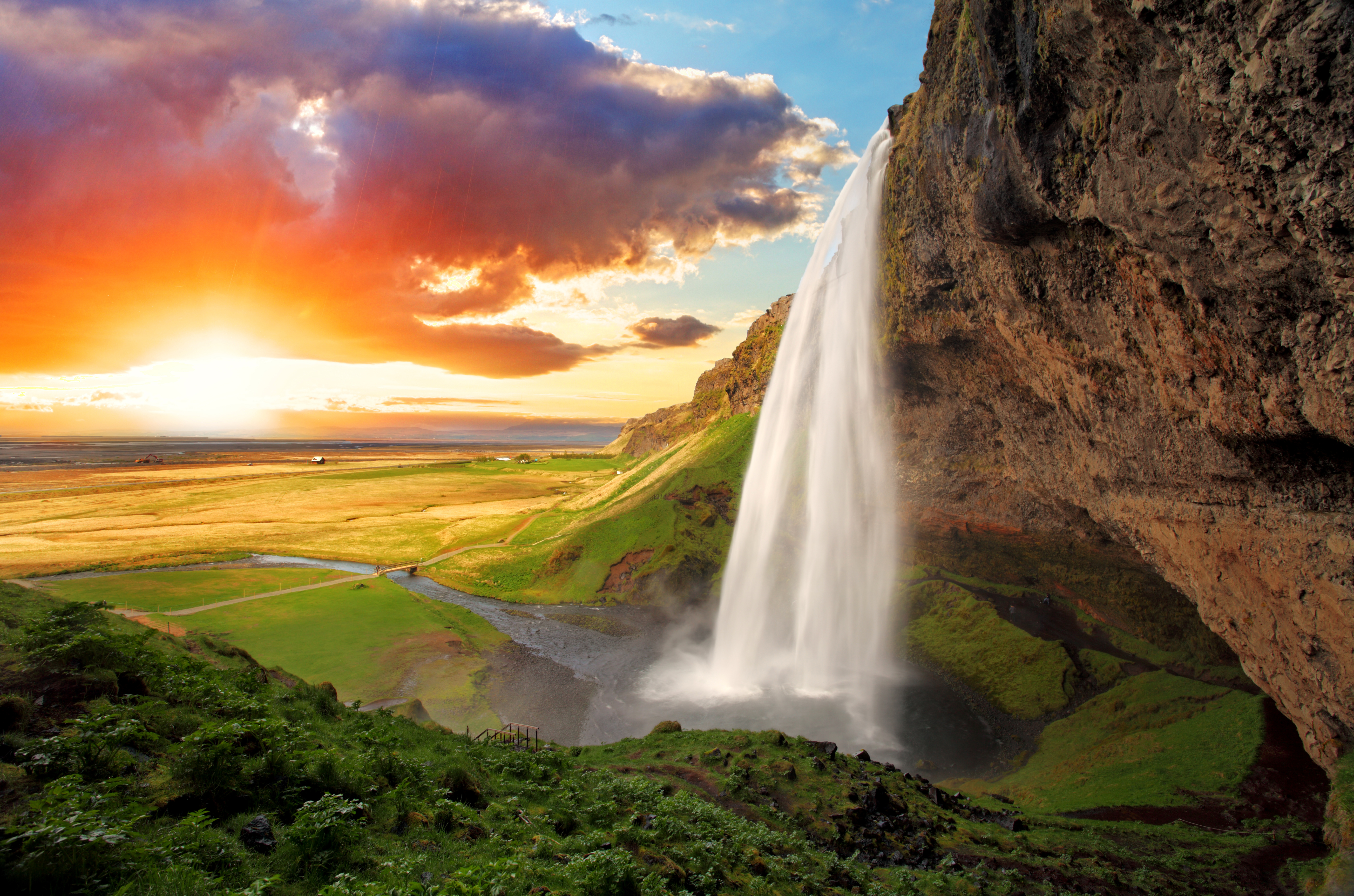 Iceland Banner Image-DESKTOP-0NQGMH2.jpeg